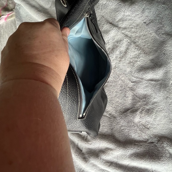 Coach - Picture 3 of 4